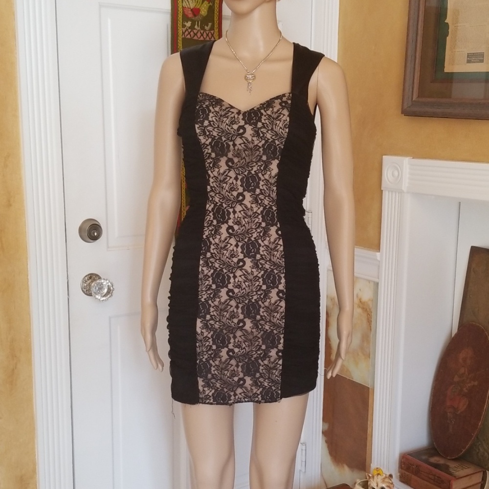 Cute Hailey Logan Adrianna Papell Bodycon Dress